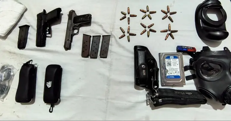 যৌথ বাহিনীর অভিযানে উদ্ধারকৃত অস্ত্র ও গোলাবারুদ